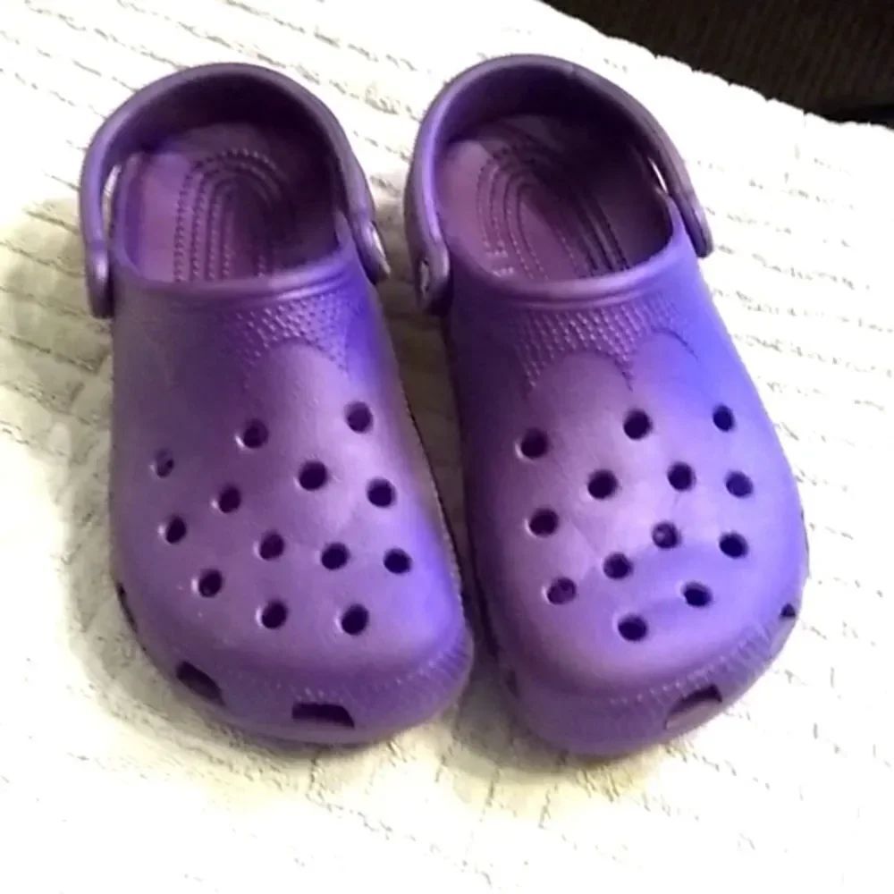 Crocs. Unisex